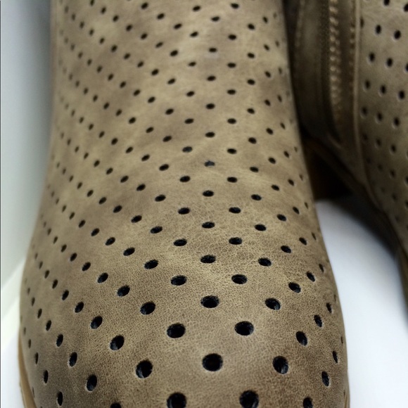 OLIVE STREET SHOES - Picture 2 of 8